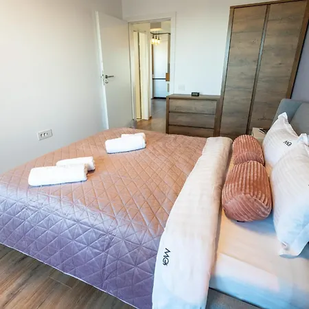 Lejlighed Mohost Roa - Elegant Mountain Haven Braşov