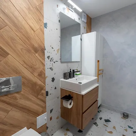 Mohost Roa - Elegant Retreat With Mountain View