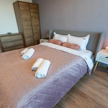 Mohost Roa - Elegant Retreat With Mountain View *